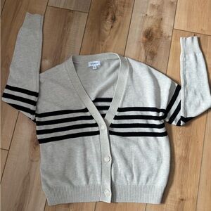 Evereve Women's Cream and Black Striped Sweater Medium